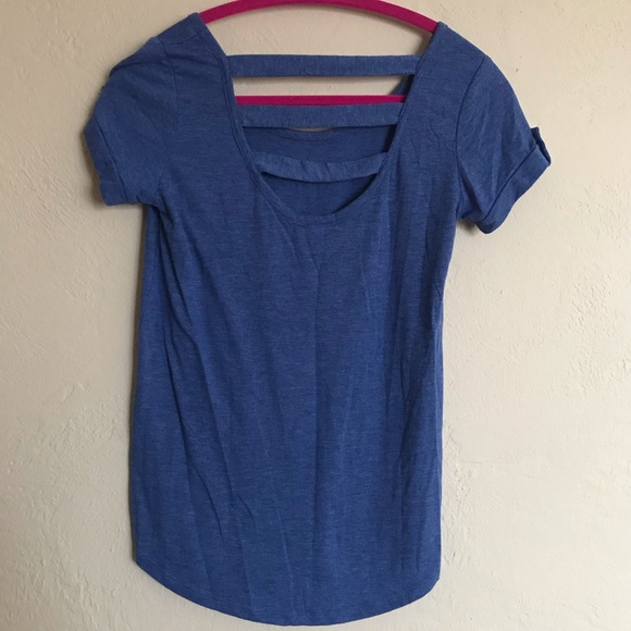 Blue Back Design Top - Picture 4 of 6